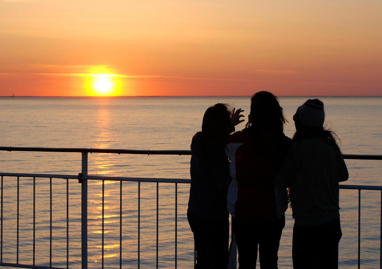 Viking Line Ferry Gabriella - One-Way Journey From Helsinki To Stockholm Hotel ภายนอก รูปภาพ